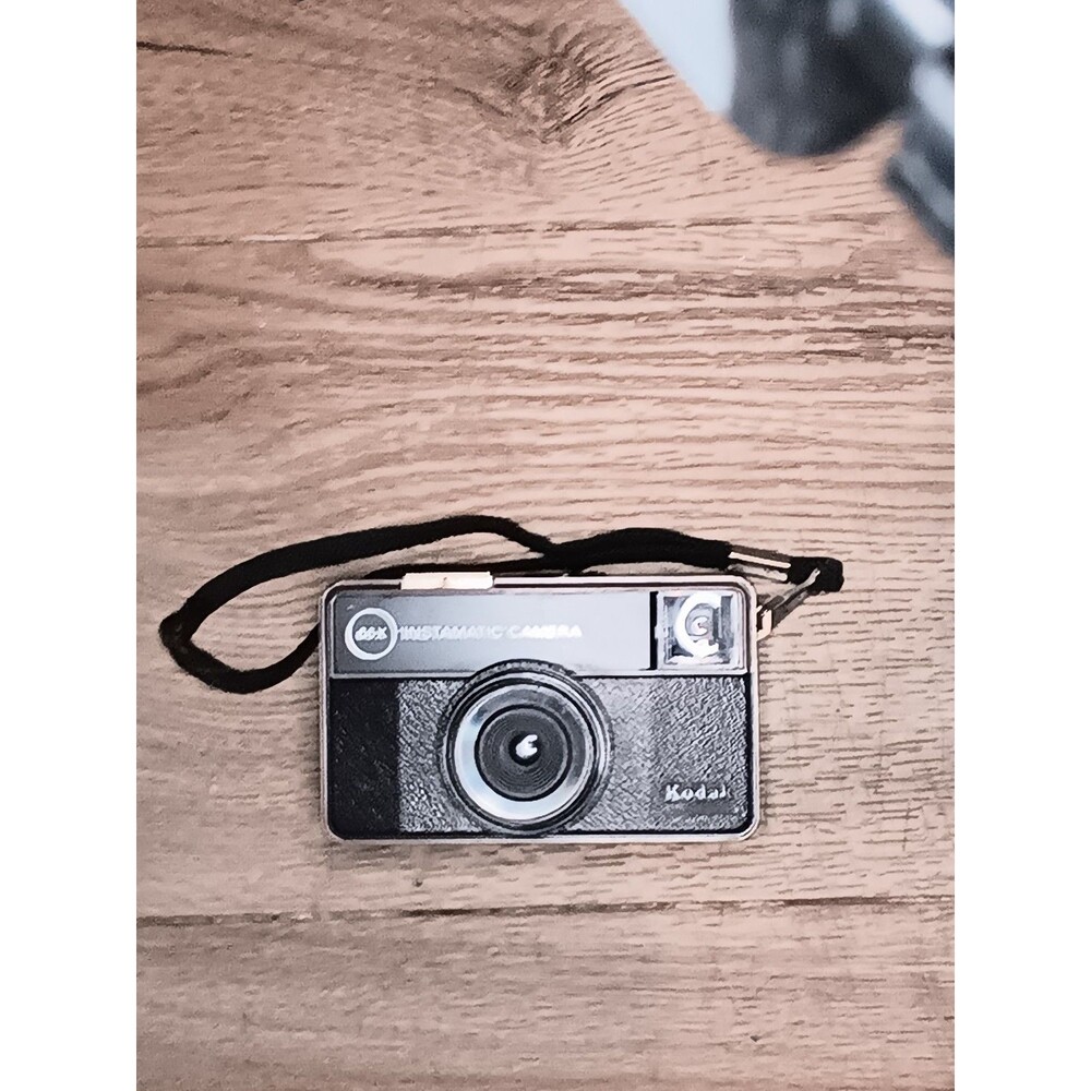 Kodak instamatic 66x point and shoot camera